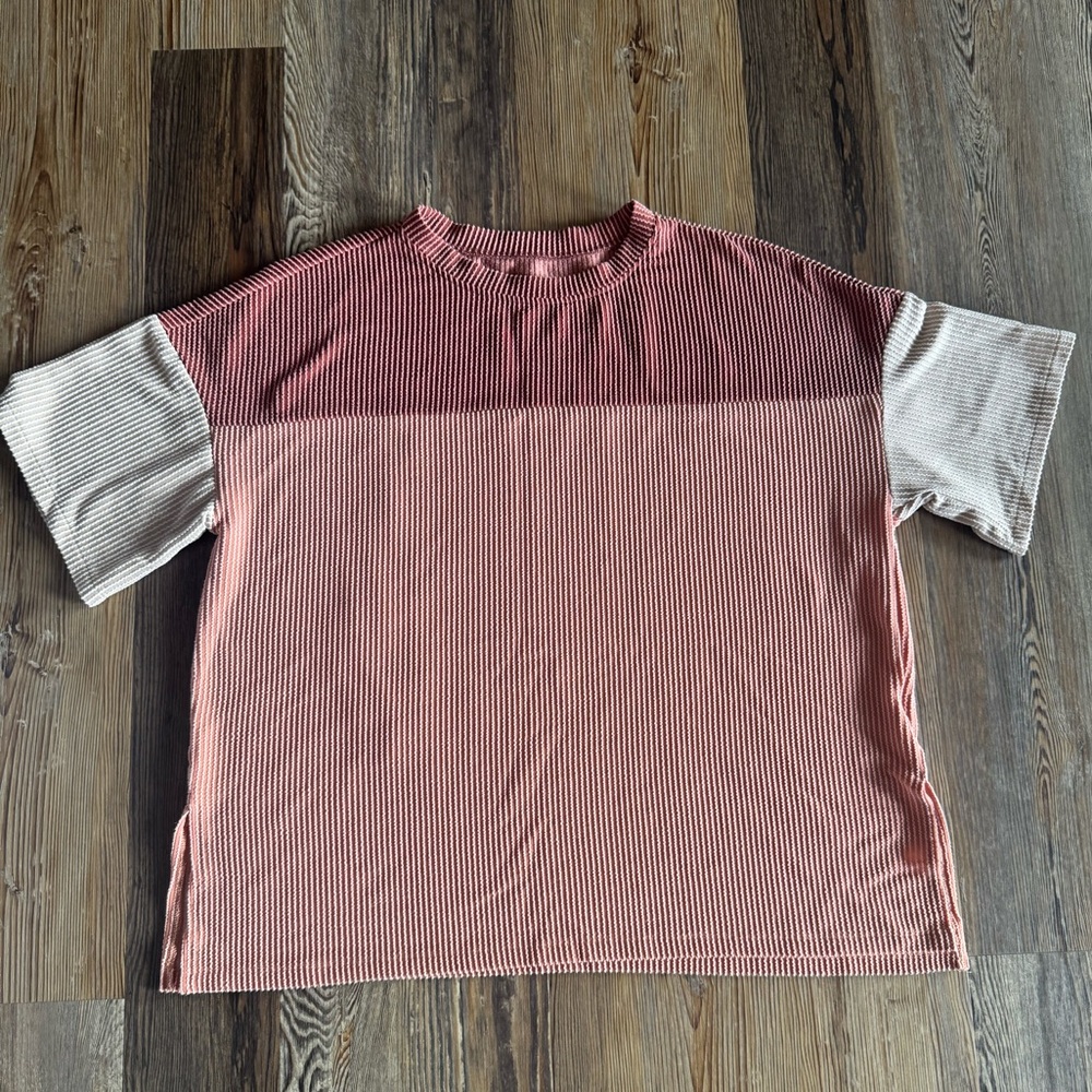 Color Block Top - Picture 2 of 3